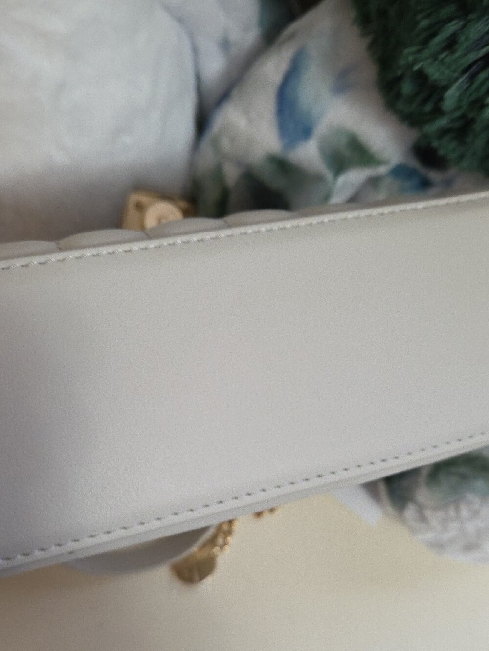 NWT ALDO Cream Quilted Faux Fur Top Satchel with Gold Chain Charms - Picture 9 of 14